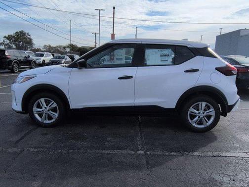 2025 Nissan Kicks S
