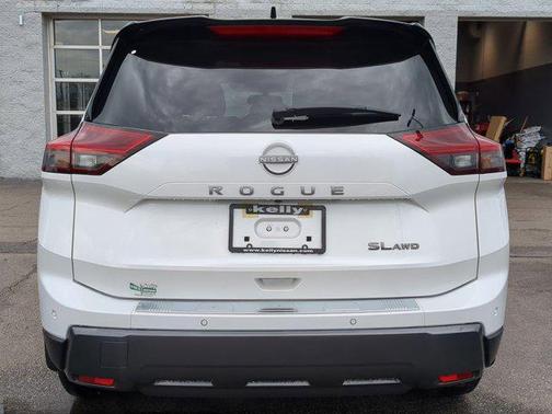 2025 Nissan Rogue SL