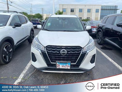 Aspen White Tricoat 2022 Nissan Kicks SV