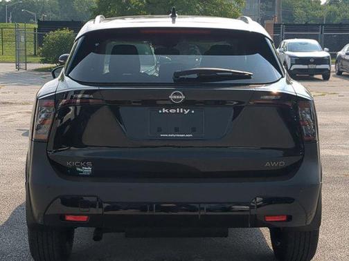 2025 Nissan Kicks SV