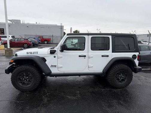 Bright White Clearcoat 2025 Jeep Wrangler 4xe Willys