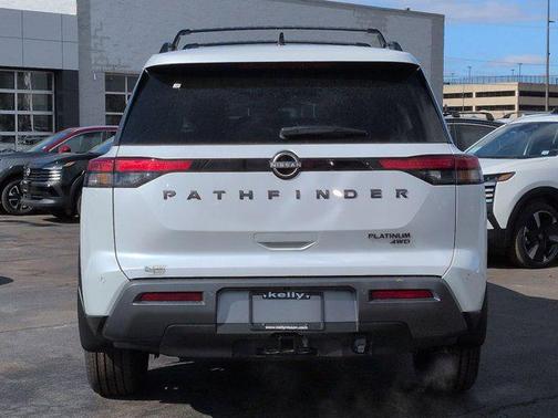 2026 Nissan Pathfinder Platinum