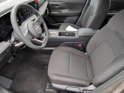 Gun Metallic 2026 Nissan Kicks S