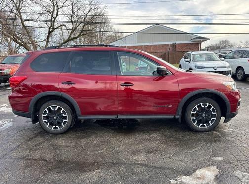 2020 Nissan Pathfinder SL 4WD