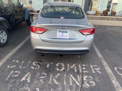 2016 Chrysler 200 LX