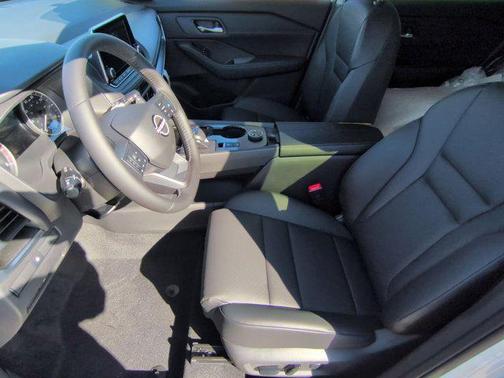 Everest White Pearl Tricoat 2026 Nissan Rogue Dark Armor