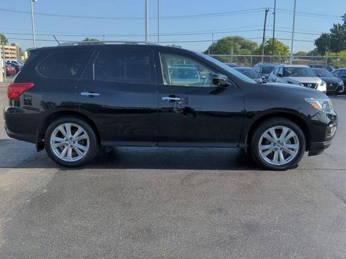 2018 Nissan Pathfinder SL