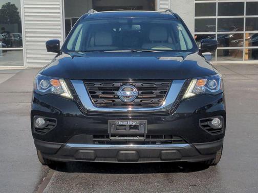 2018 Nissan Pathfinder SL