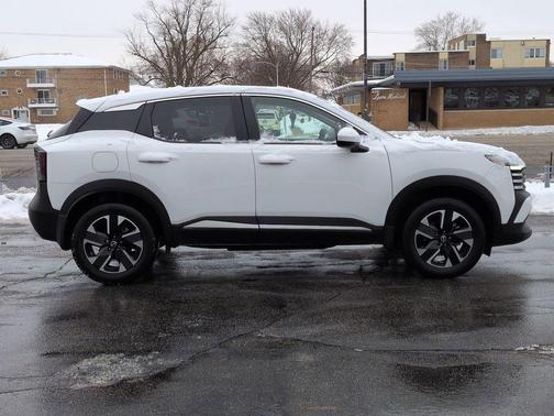 2025 Nissan Kicks SV