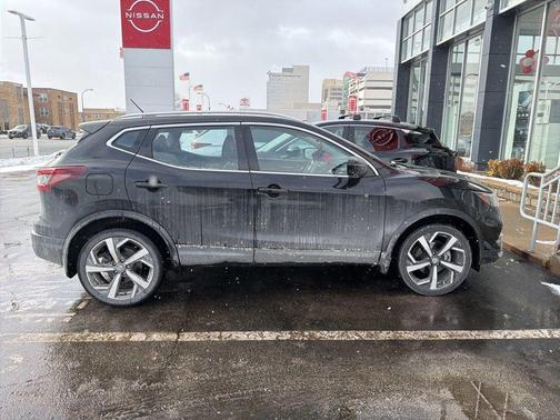 2022 Nissan Rogue Sport SL