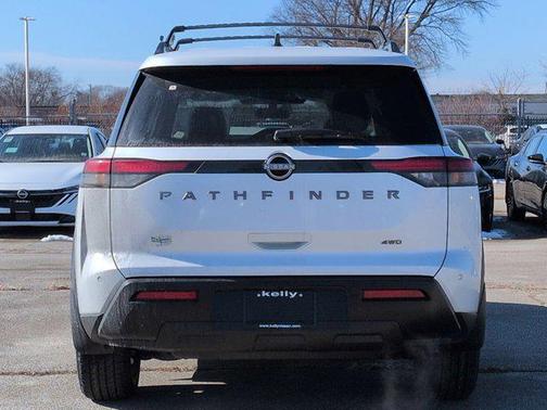 2026 Nissan Pathfinder SV