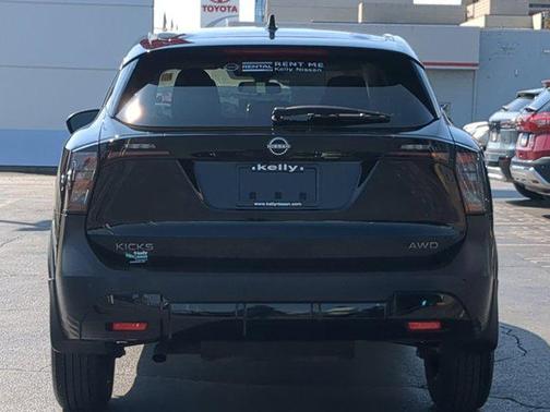 2025 Nissan Kicks SV
