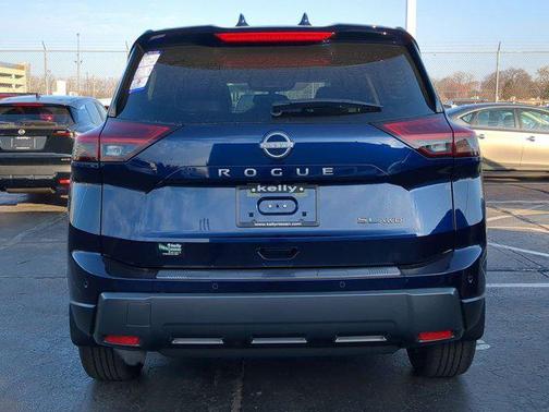 2025 Nissan Rogue SL