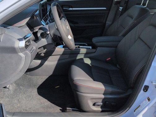 2025 Nissan Altima SR FWD
