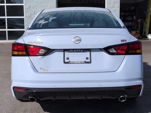2025 Nissan Altima SR FWD