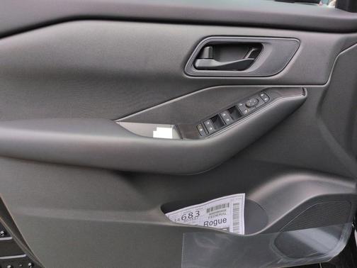Super Black 2026 Nissan Rogue S