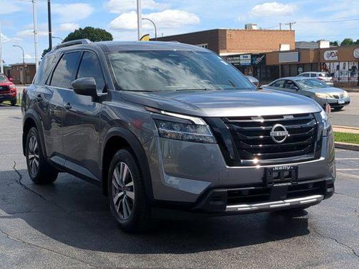 2023 Nissan Pathfinder SL 4WD