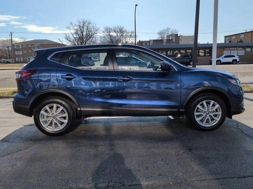 2022 Nissan Rogue Sport S