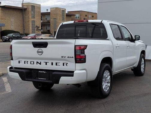 2022 Nissan Frontier SV
