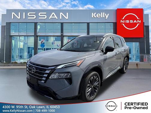 Boulder Gray Pearl/Super Black 2024 Nissan Rogue Platinum
