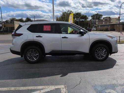2025 Nissan Rogue S