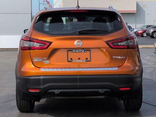 2022 Nissan Rogue Sport SV