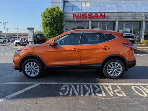2022 Nissan Rogue Sport SV