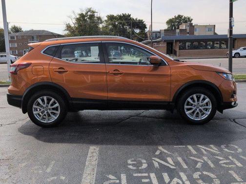 2022 Nissan Rogue Sport SV