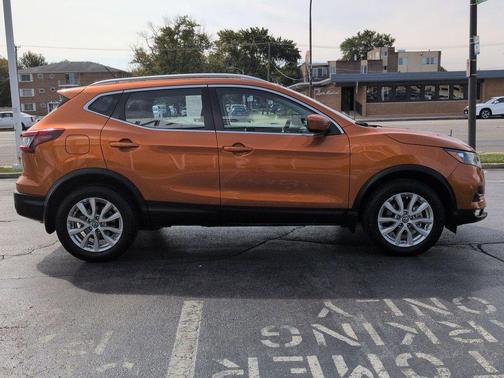 2022 Nissan Rogue Sport SV