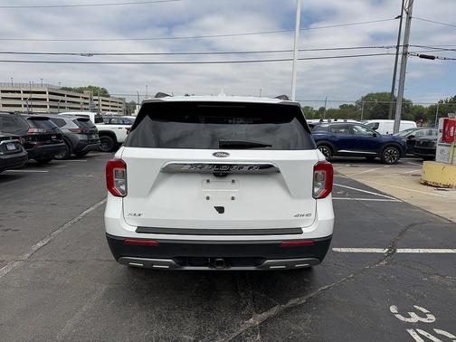 WHITE 2023 Ford Explorer XLT