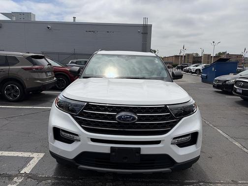 WHITE 2023 Ford Explorer XLT