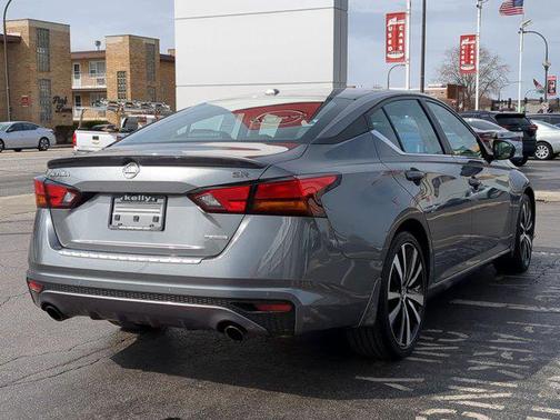 2022 Nissan Altima SR VC-Turbo FWD