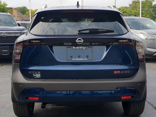 2025 Nissan Kicks SR
