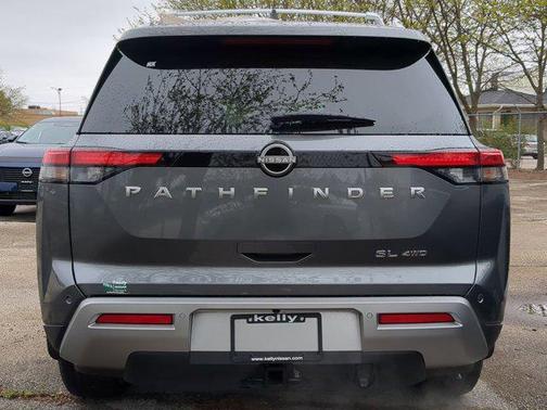 2025 Nissan Pathfinder SL 4WD