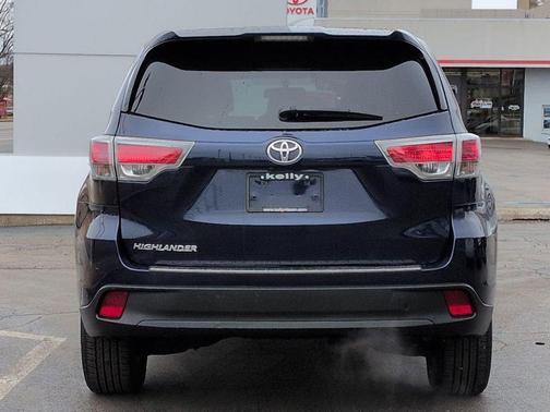 2016 Toyota Highlander LE