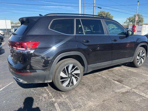 2025 Volkswagen Atlas 2.0T SE w/Technology 4MOTION