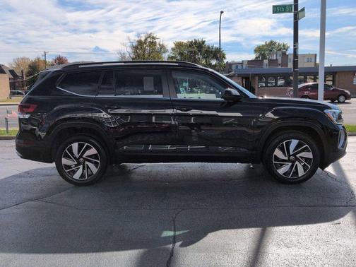 2025 Volkswagen Atlas 2.0T SE w/Technology 4MOTION