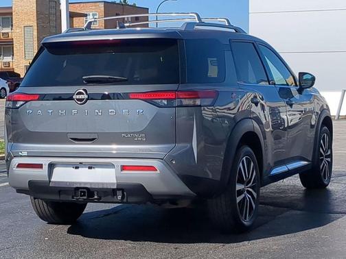 2023 Nissan Pathfinder Platinum 4WD