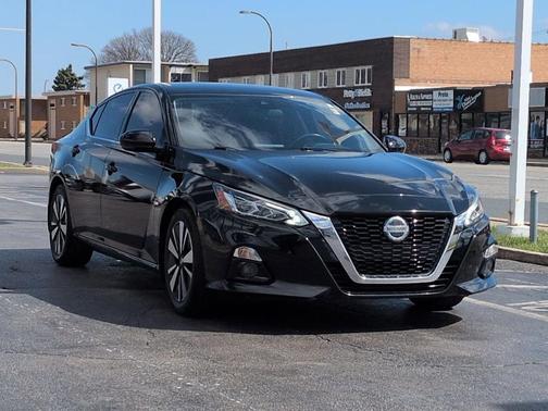 Super Black 2021 Nissan Altima 2.5 SL