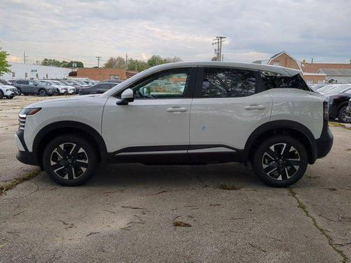 2025 Nissan Kicks SV