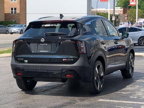 2025 Nissan Kicks SR