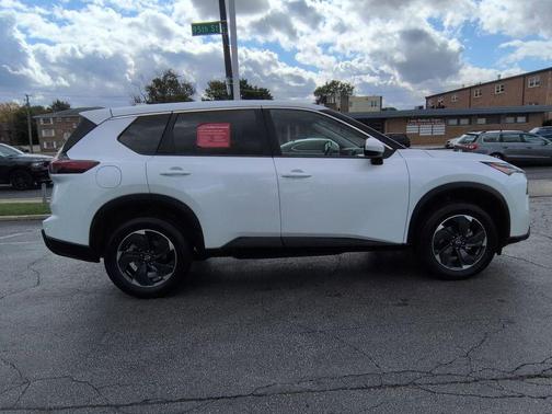 2024 Nissan Rogue SV