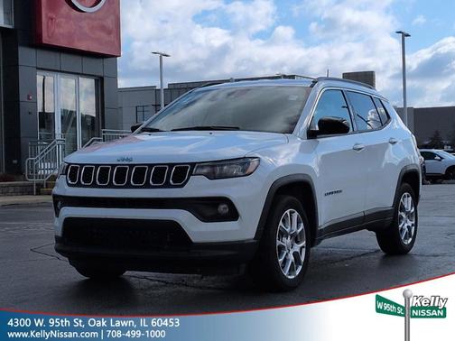 Bright White Clearcoat 2024 Jeep Compass Latitude Lux