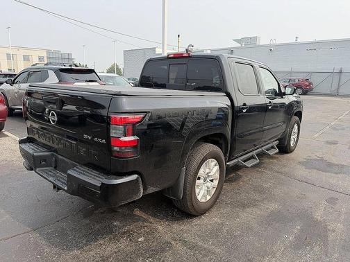 Super Black 2022 Nissan Frontier SV