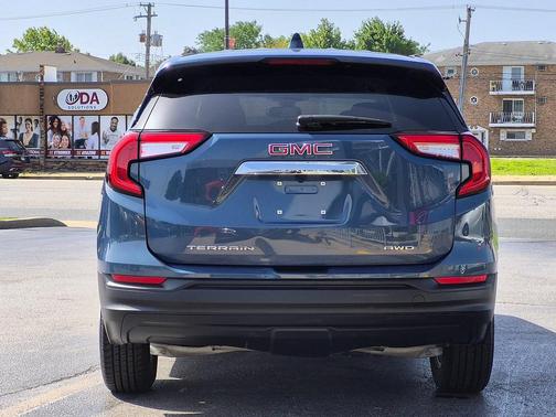 Downpour Metallic 2024 GMC Terrain SLE