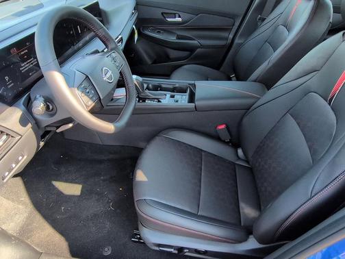 Bluestone Pearl/Super Black 2026 Nissan Sentra SR