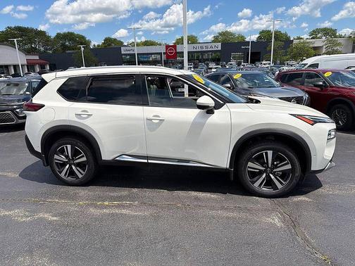 Pearl White Tricoat 2023 Nissan Rogue Platinum