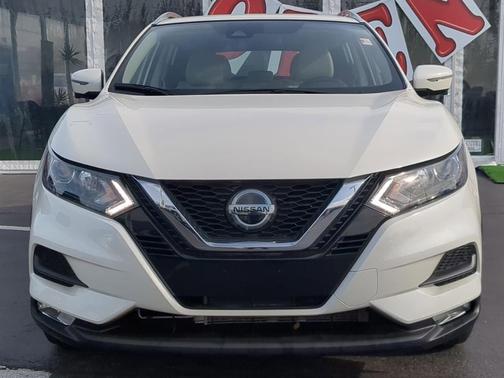 2022 Nissan Rogue Sport SV