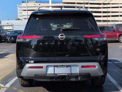 2025 Nissan Pathfinder SL 4WD