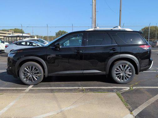 2025 Nissan Pathfinder SL 4WD